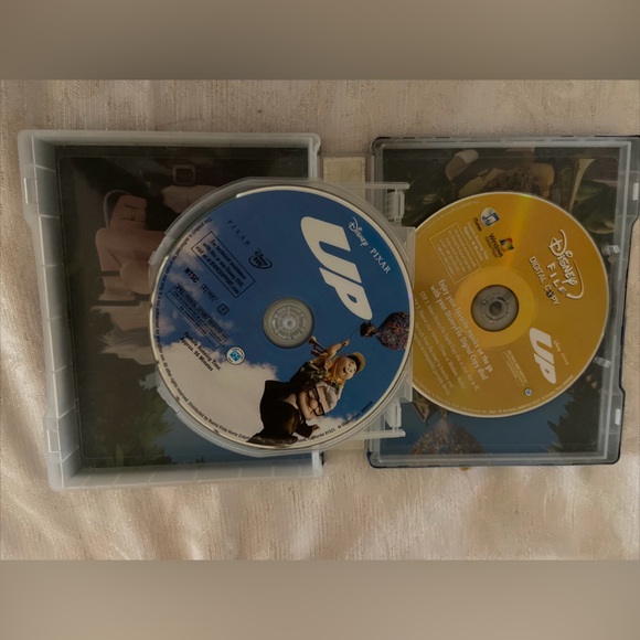 UP Bluray Jumbo Steelbook. Disney Pixar, 4 Disc, Good Condition - Picture 4 of 6